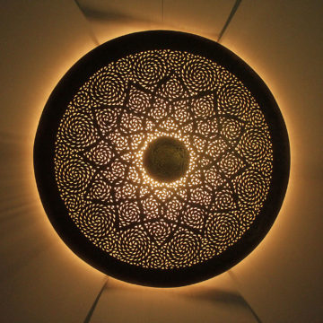 Mosadzná nástenná lampa Hilal Ø57cm