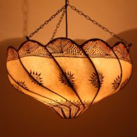 Kožená závesná lampa Lela biela